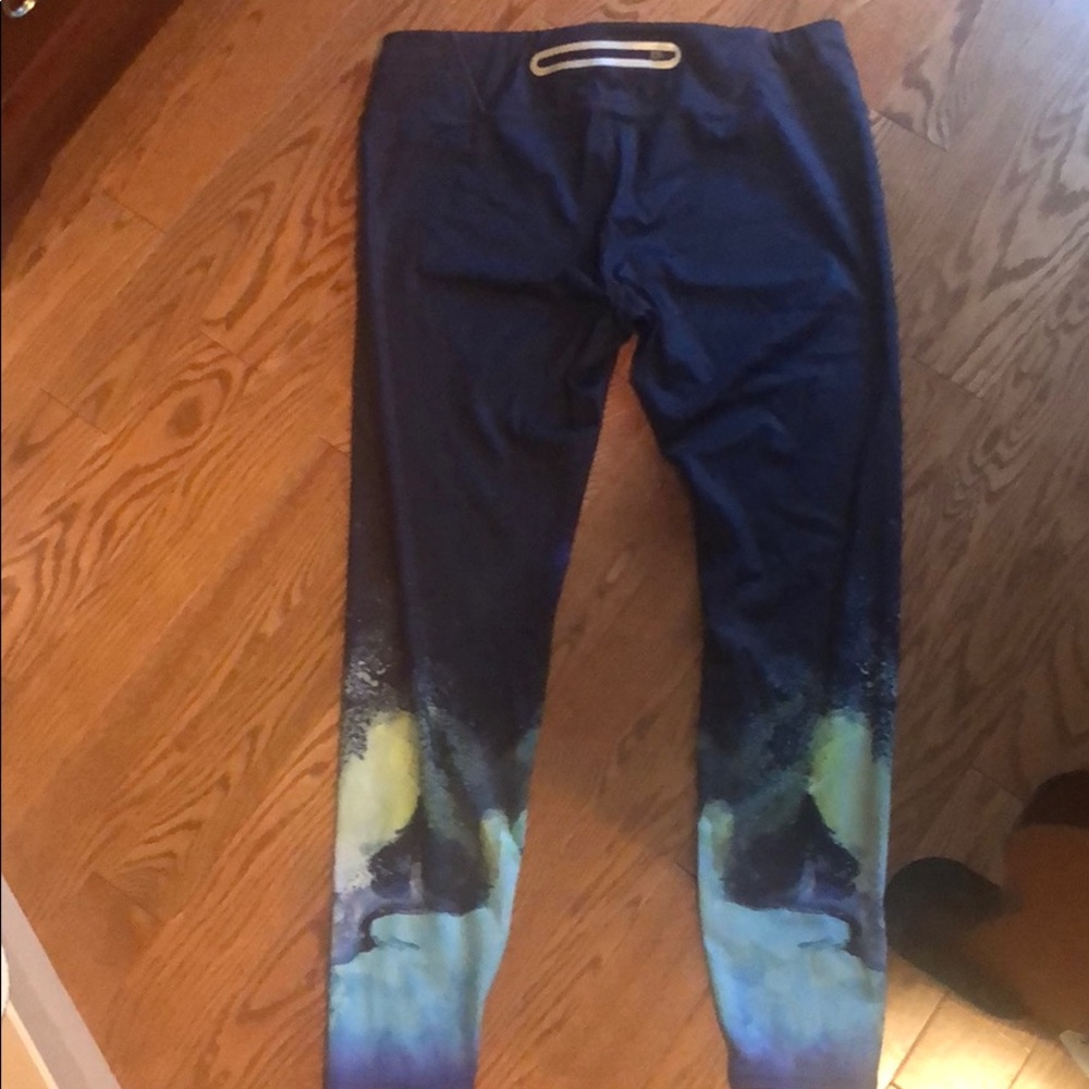 Althleta women’s sonar leggings - Picture 2 of 4